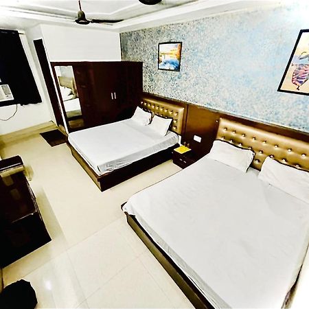 Blue Rose International, Family Hotel Agra  Dış mekan fotoğraf