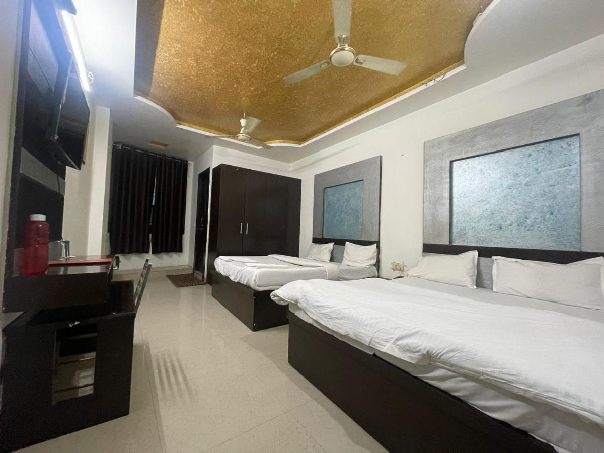 Blue Rose International, Family Hotel Agra  Dış mekan fotoğraf