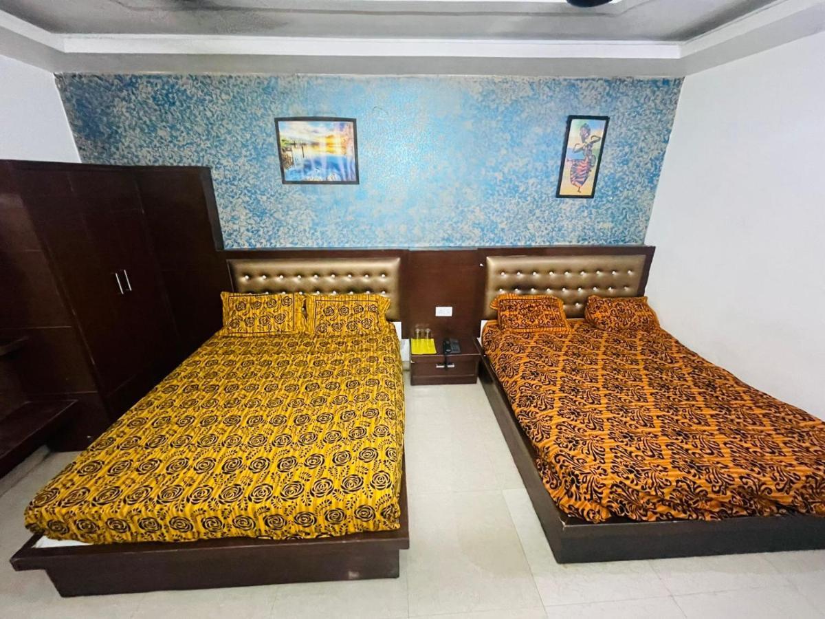 Blue Rose International, Family Hotel Agra  Dış mekan fotoğraf