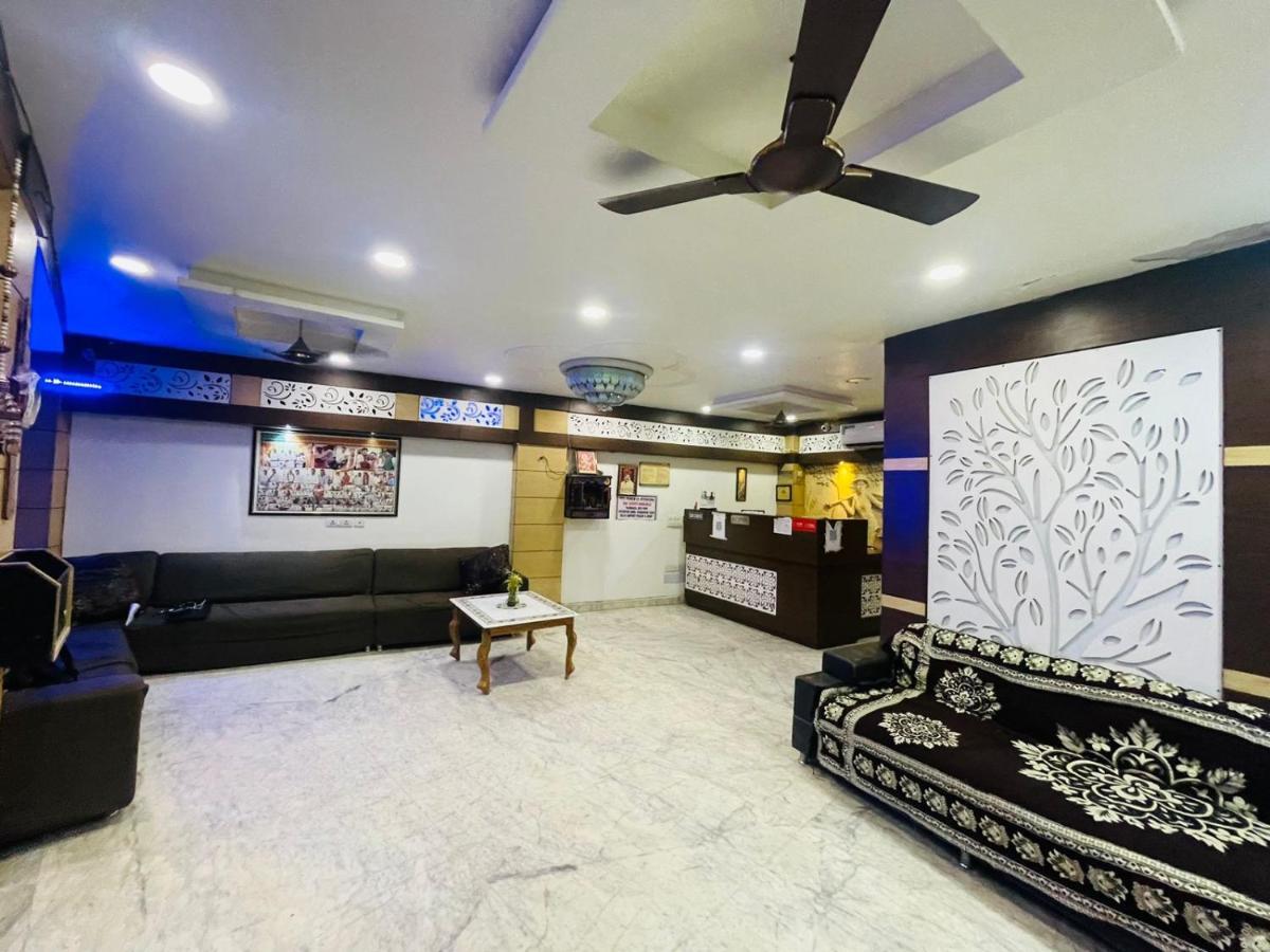 Blue Rose International, Family Hotel Agra  Dış mekan fotoğraf