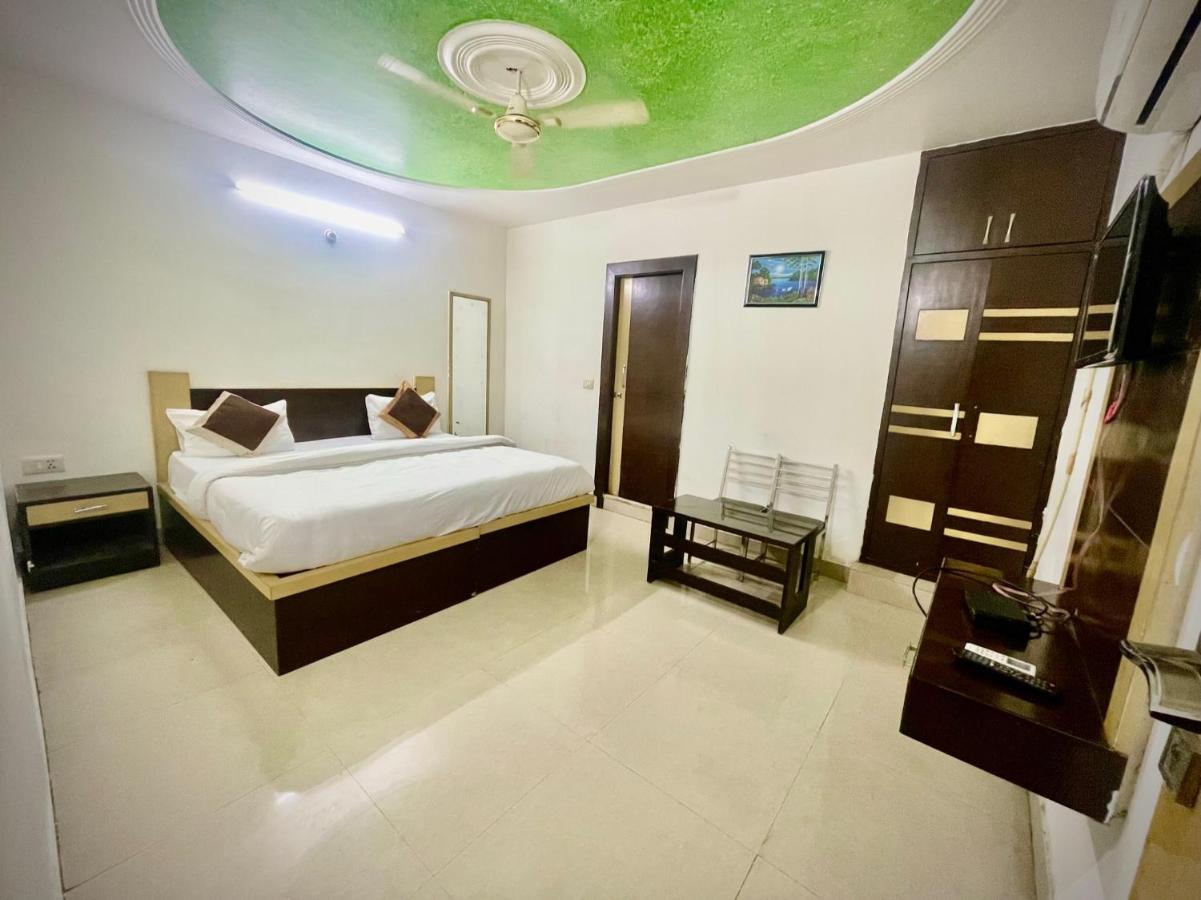 Blue Rose International, Family Hotel Agra  Dış mekan fotoğraf