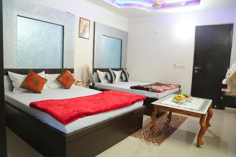 Blue Rose International, Family Hotel Agra  Dış mekan fotoğraf